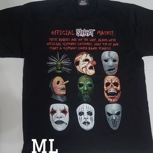 Men's Slipknot shirt.